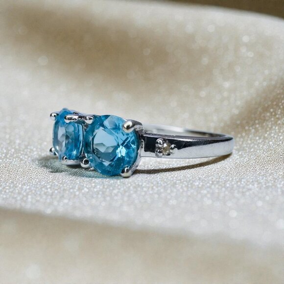 VINTAGE- 10K White Gold Swiss Blue Topaz Diamond Ring -Sz 4- Past Present Future - Picture 9 of 16